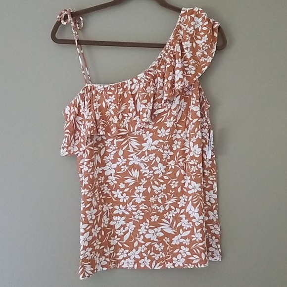 Old Navy Tops - 🥳 5/$25! NWT! OLD NAVY Rust and White Floral Top